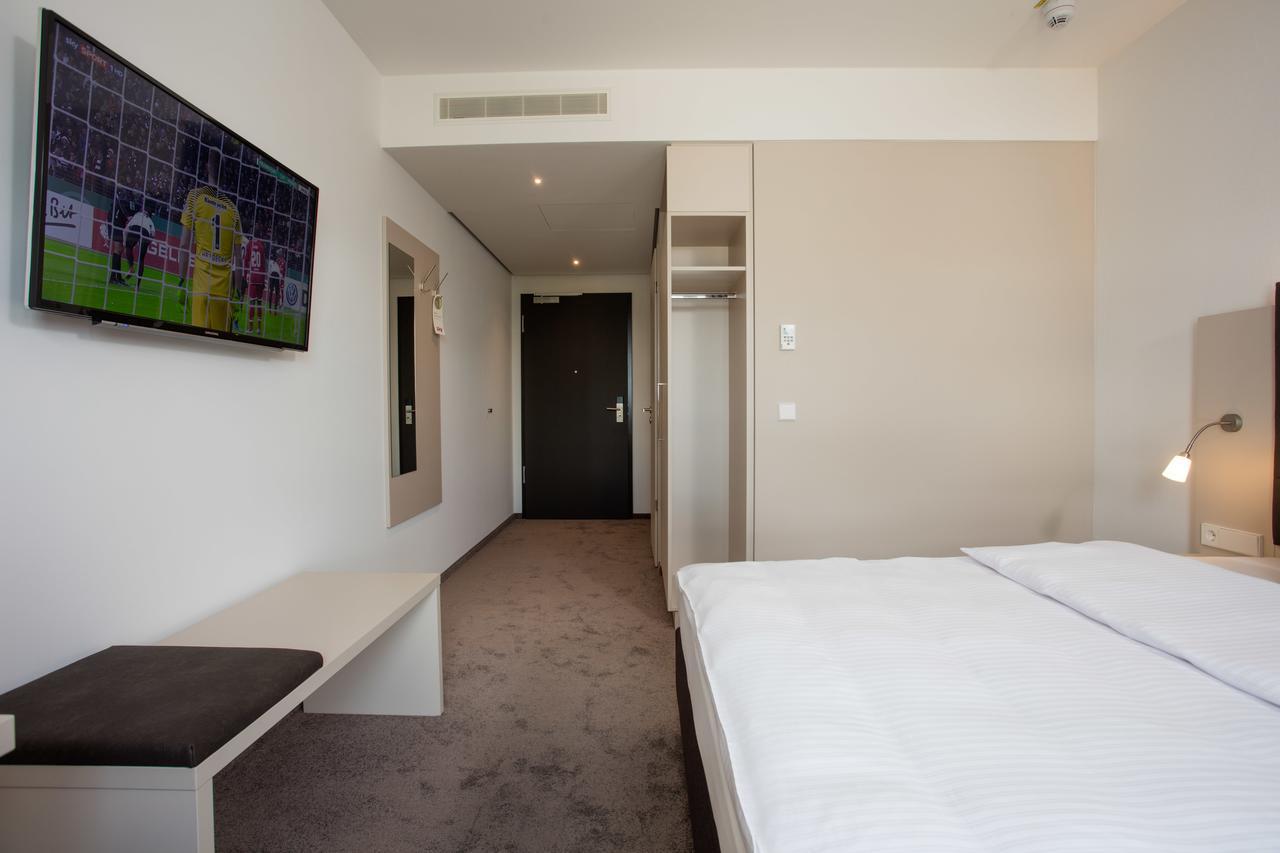 Hotel Am Campus Ингольштадт Экстерьер фото