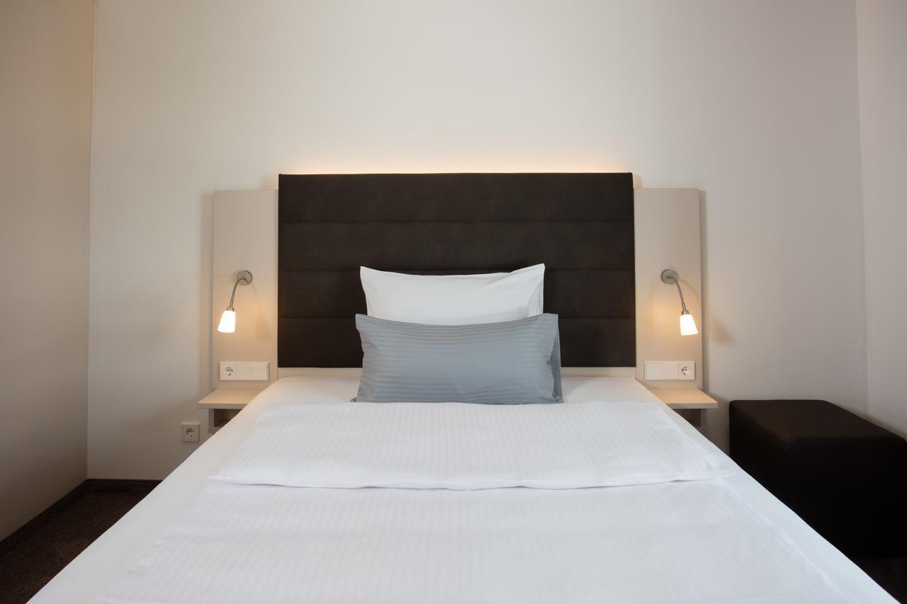 Hotel Am Campus Ингольштадт Экстерьер фото
