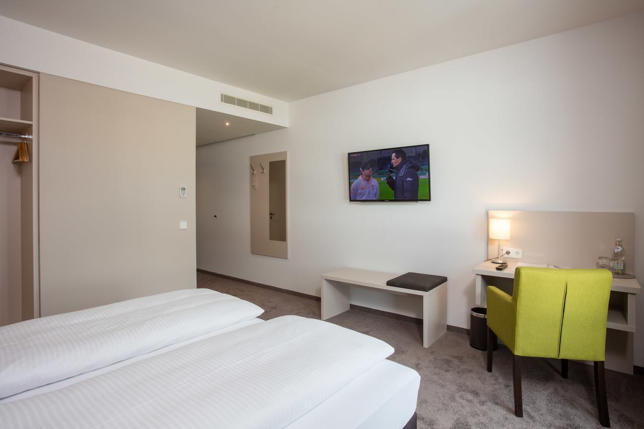 Hotel Am Campus Ингольштадт Экстерьер фото