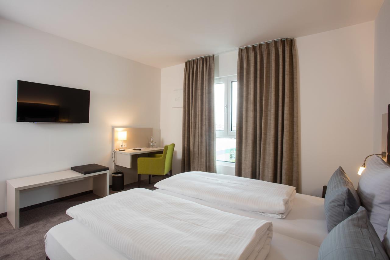Hotel Am Campus Ингольштадт Экстерьер фото
